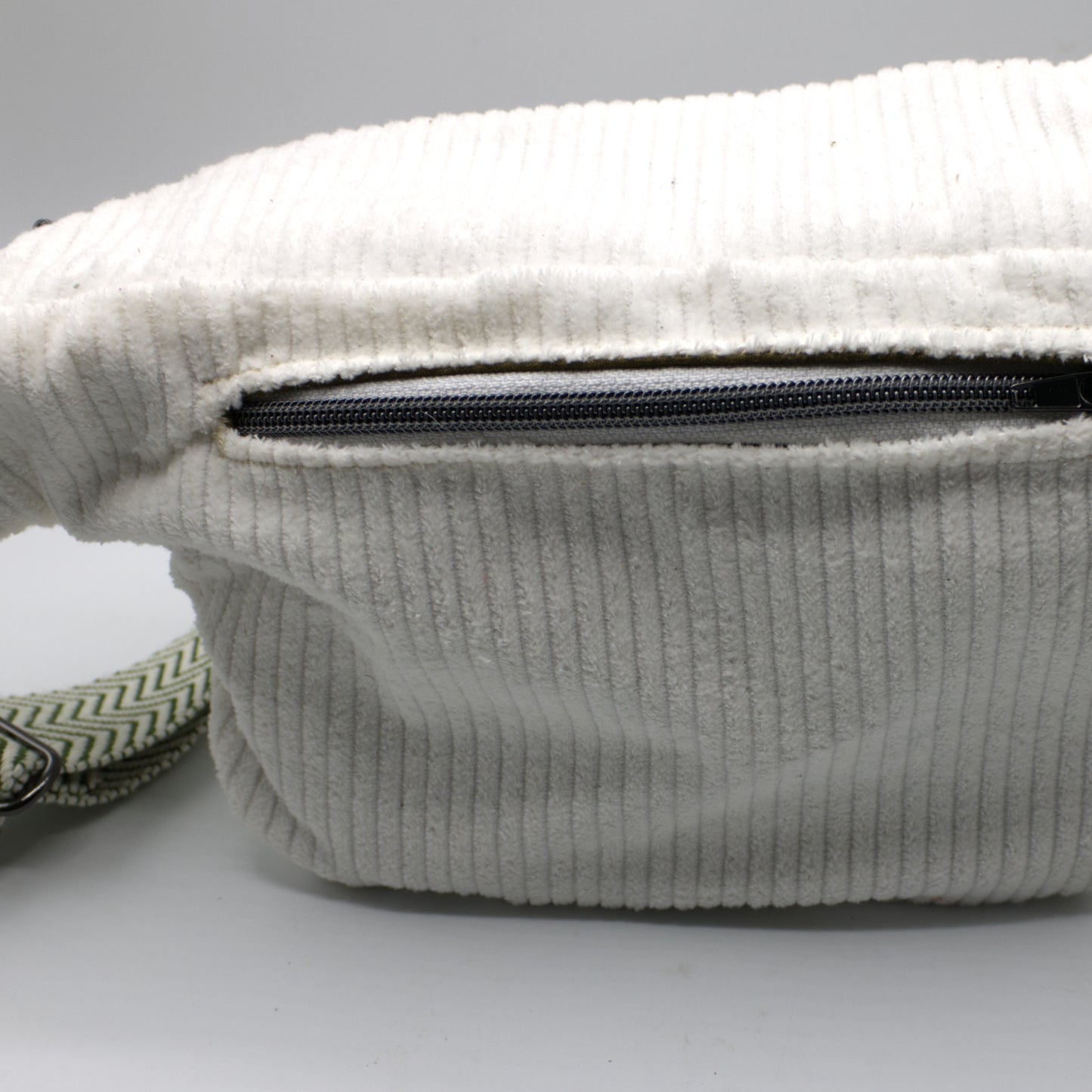 Bauchtasche, Crossbag, Off Withe