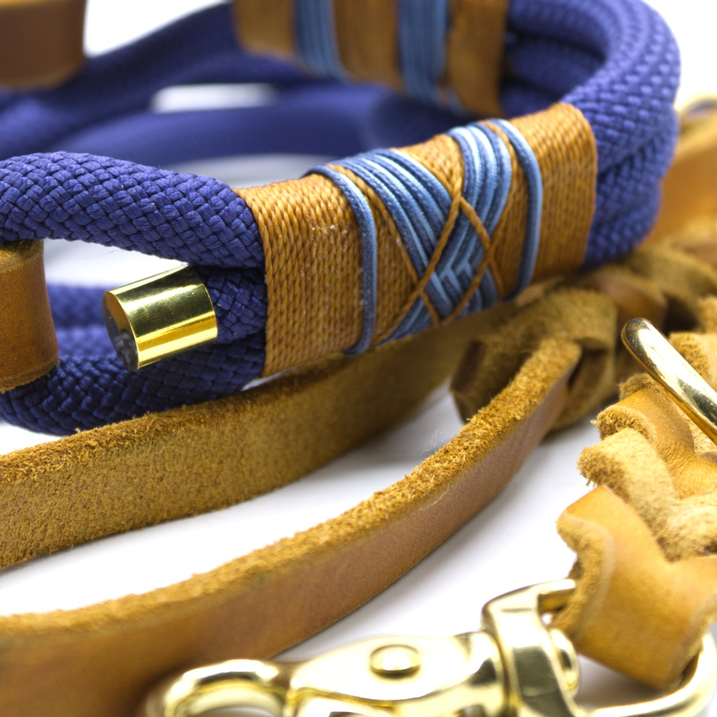 Marine Blau & Cognac