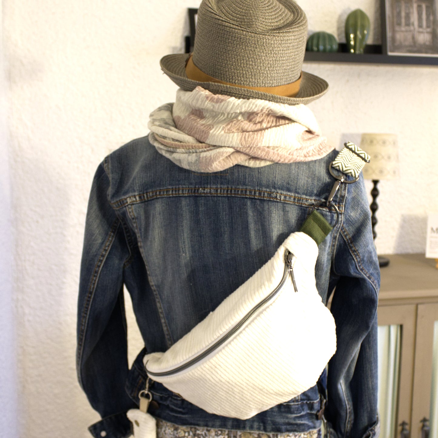 Bauchtasche, Crossbag, Off Withe